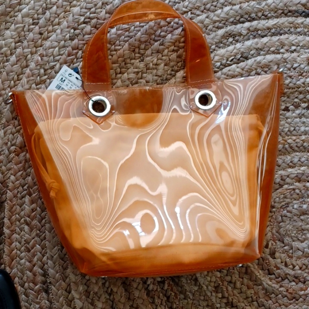 Beautiful camel-colored plastic bag for the summer from Zara collection.